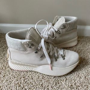 Sorel Out n About Sneaker Boots Duck Boots White size 8.5 EUC